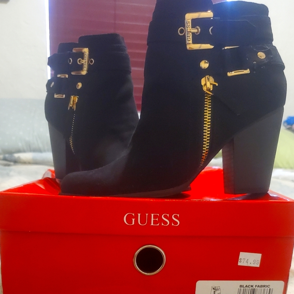 Guess boots